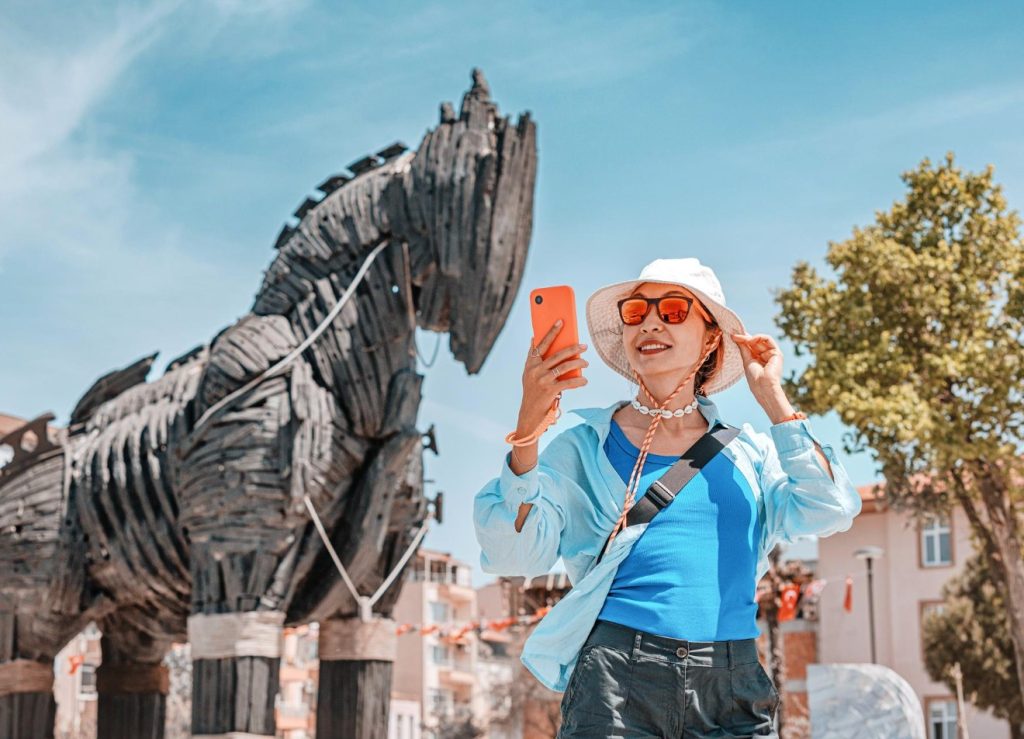 9 Irresistible Smart Souvenir Ideas That Make Tourist Attractions Unforgettable